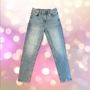 American Eagle high waisted mom jeans size 4